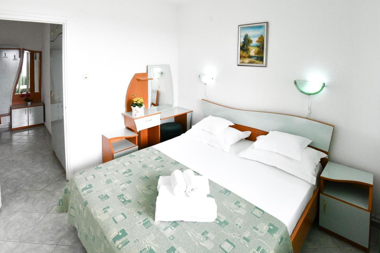 Complex Tismana 3* All Inclusive Jupiter Kültér fotó