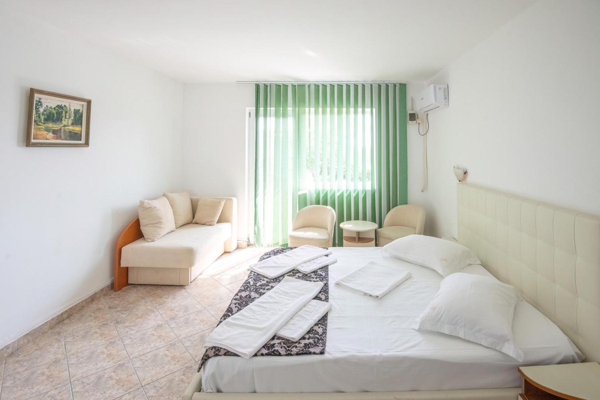 Complex Tismana 3* All Inclusive Jupiter Kültér fotó